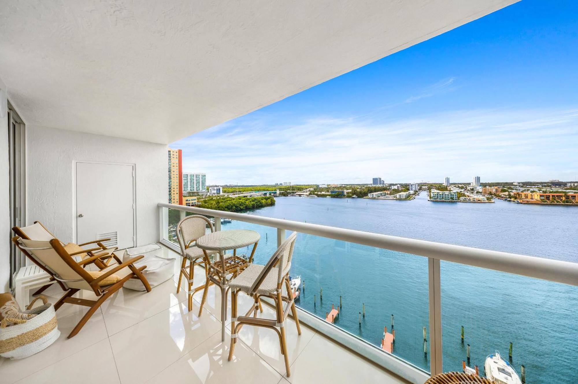 Relaxation At Its Finest - Oceanview Condo #1206 In Golden Bay With Free Parking Sunny Isles Beach Kültér fotó