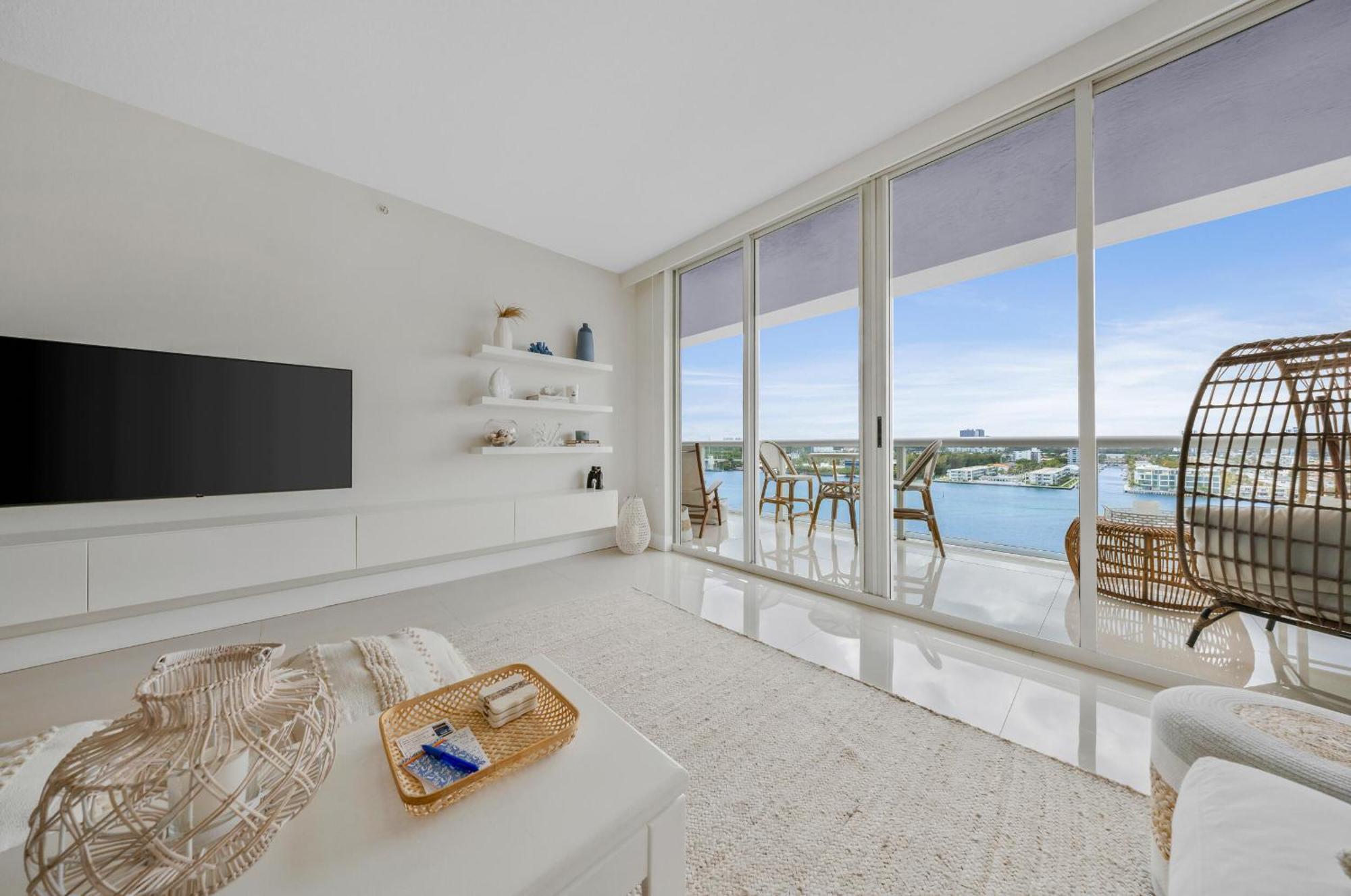 Relaxation At Its Finest - Oceanview Condo #1206 In Golden Bay With Free Parking Sunny Isles Beach Kültér fotó