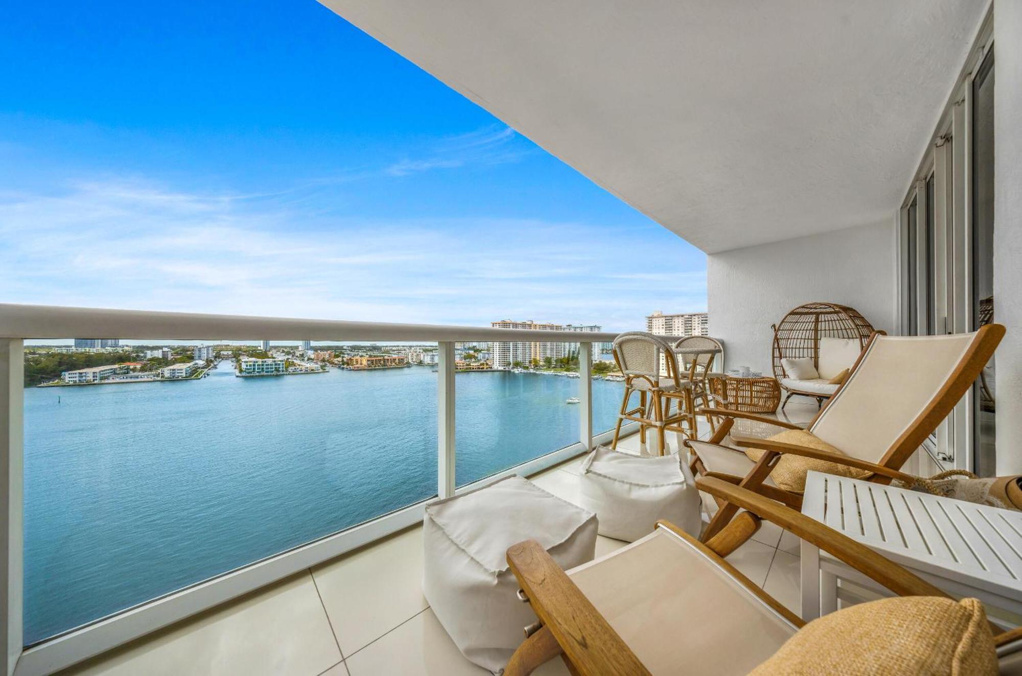 Relaxation At Its Finest - Oceanview Condo #1206 In Golden Bay With Free Parking Sunny Isles Beach Kültér fotó