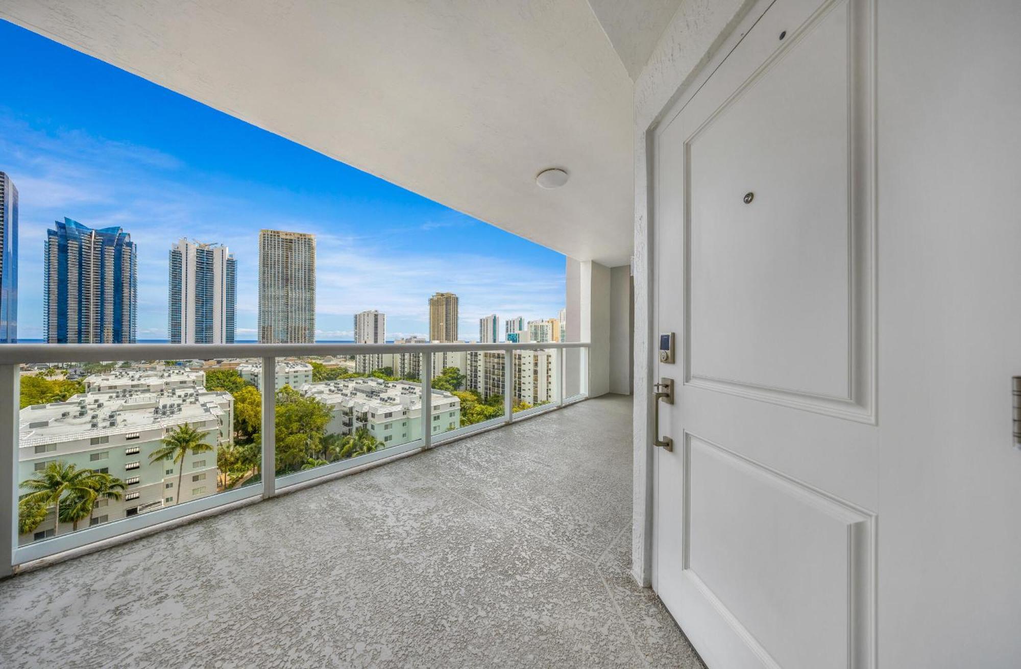 Relaxation At Its Finest - Oceanview Condo #1206 In Golden Bay With Free Parking Sunny Isles Beach Kültér fotó